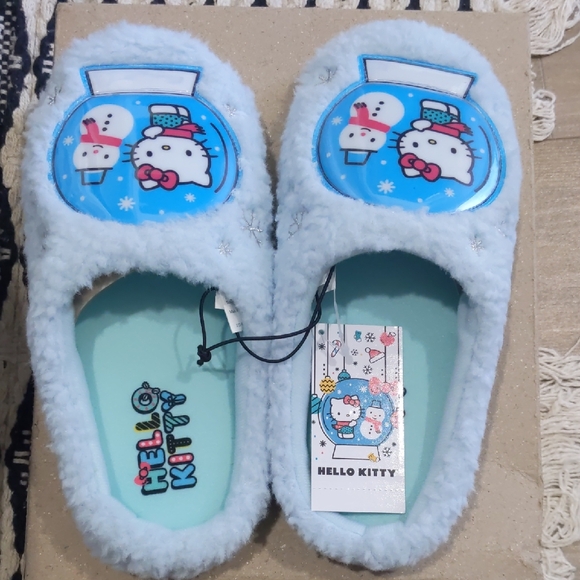 Hello Kitty Snowglobe Fuzzy Slippers - Picture 1 of 3